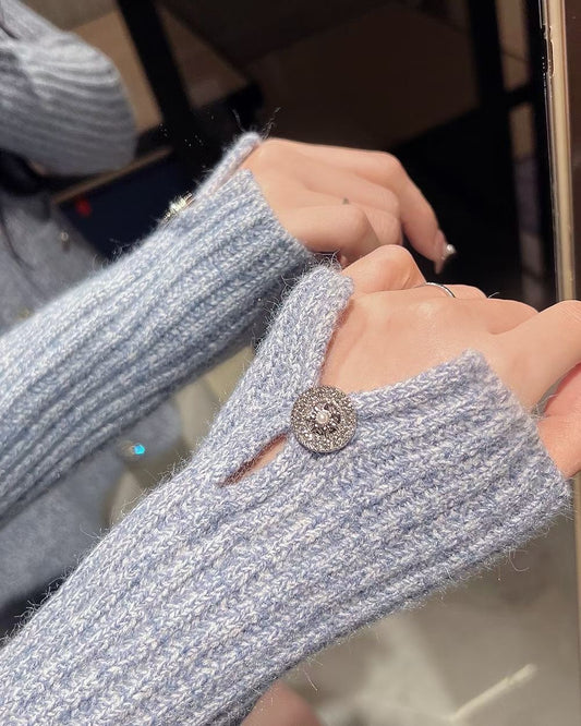 MS51009 Monarch button knit top