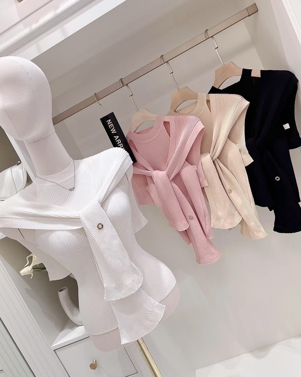MS50808 Amelie cape style knit