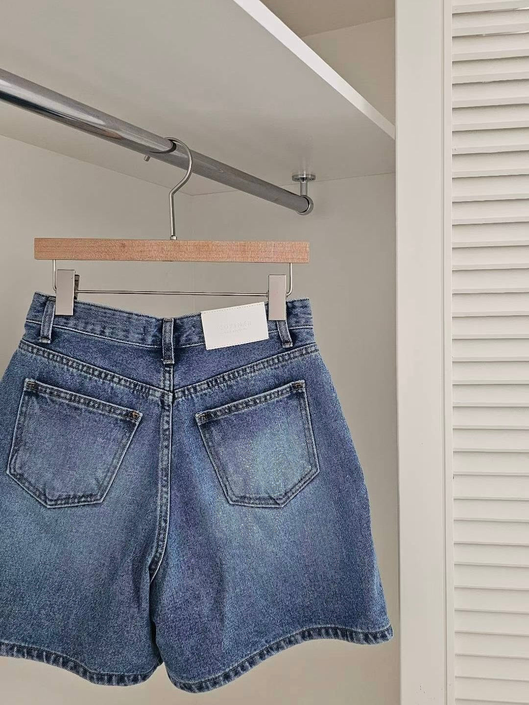 MS50836 Mid length denim shorts