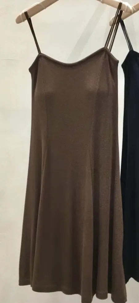 Sleeveless dress with brapad