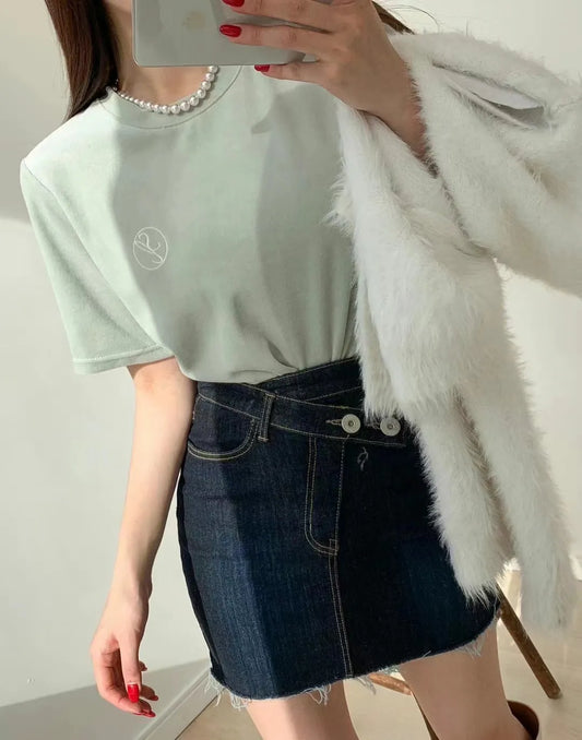 Slit denim skirt