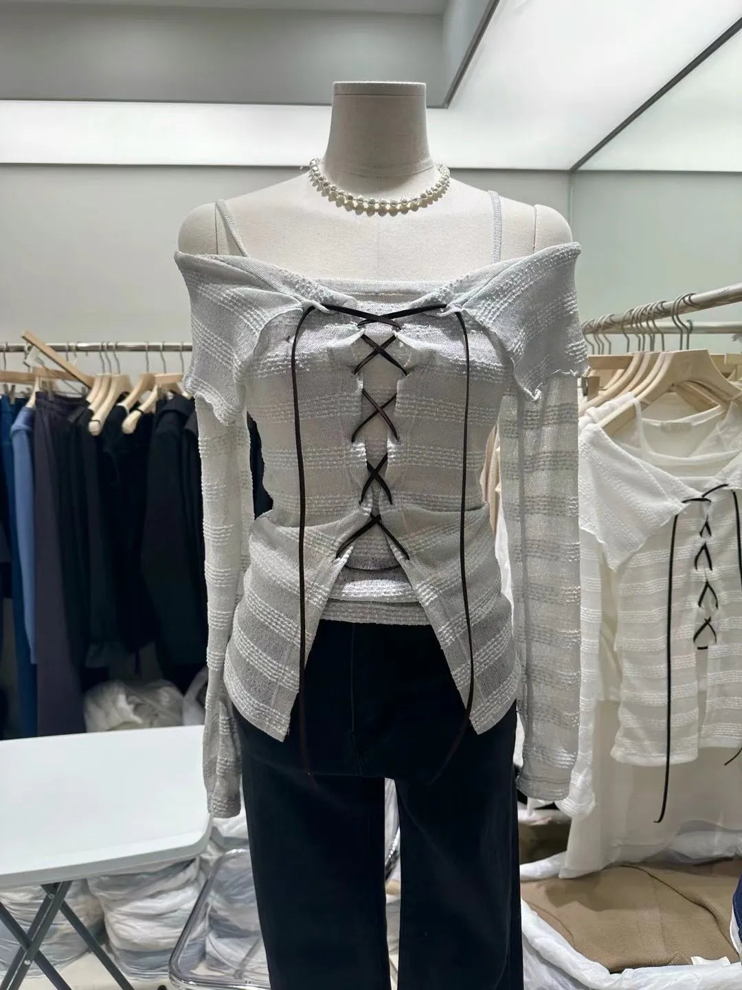 Soft lace ribbon top