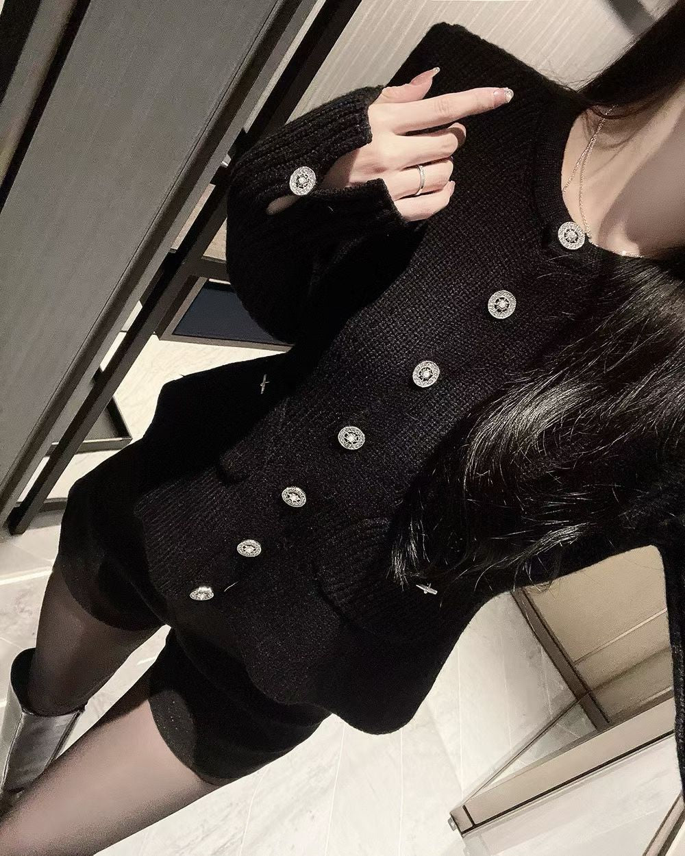 MS51009 Monarch button knit top