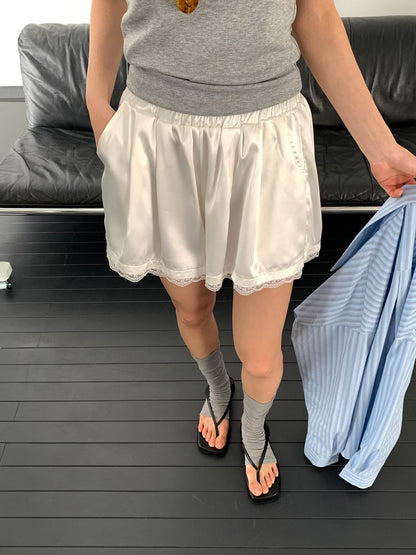 MS60404 Silk ease lace trim shorts