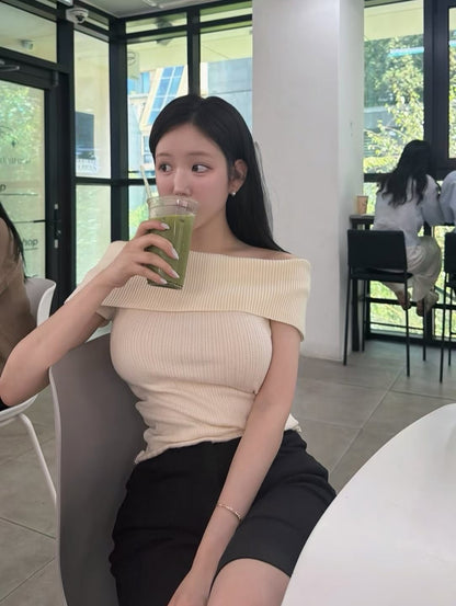 MS60607 Snowie off shoulder knit top