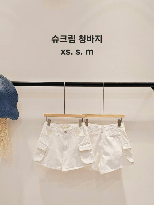 MS51034 Signature cream shorts