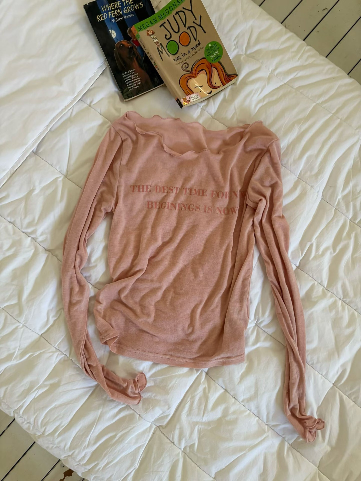 MS50958 Hyuna off shoulder top