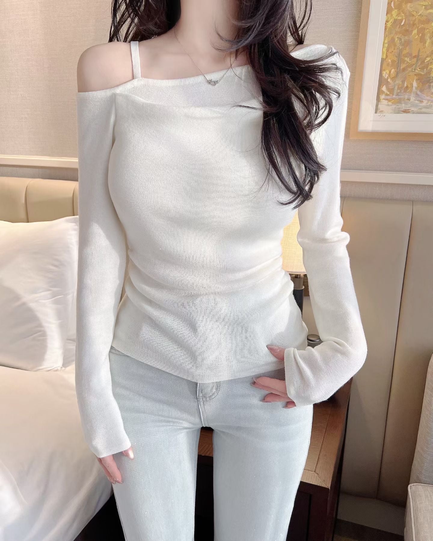 MS60306 Soft drape off shoulder knit top