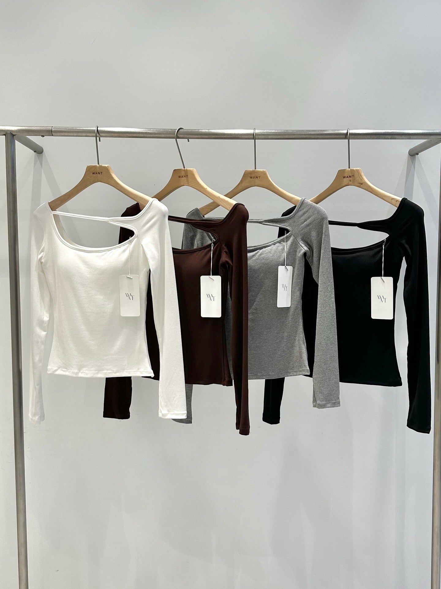 MS50922 Slit long sleeve bratop