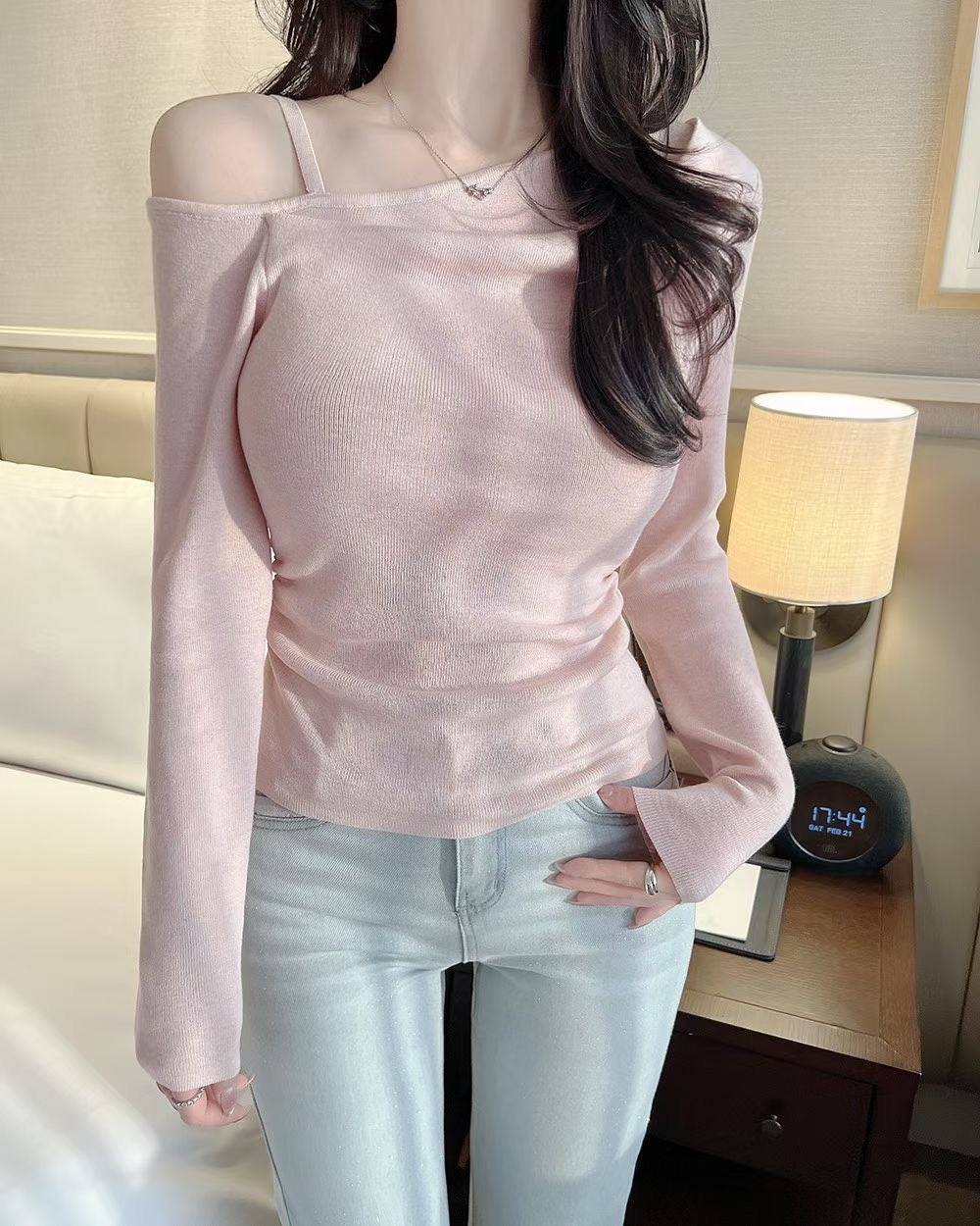 MS60306 Soft drape off shoulder knit top