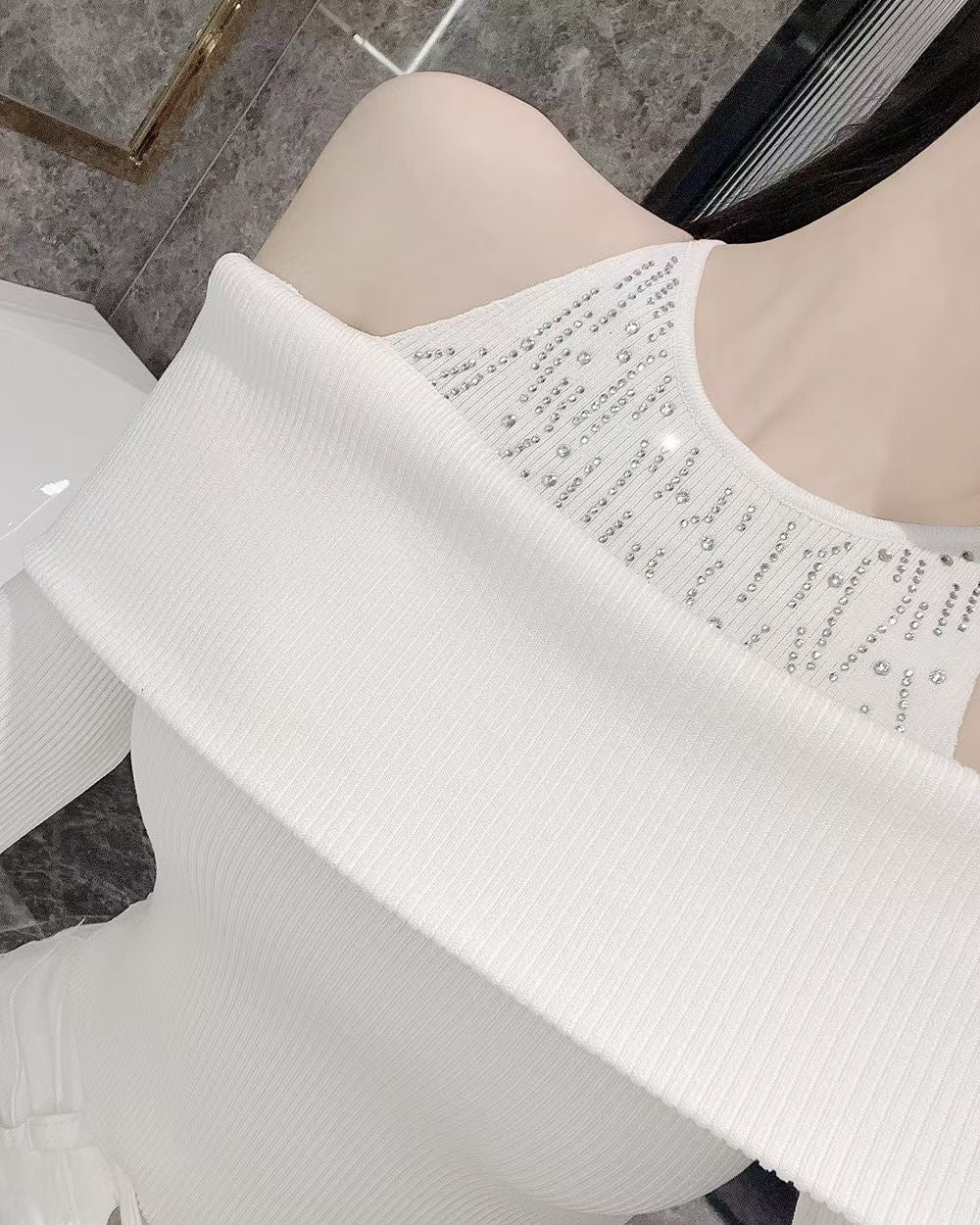 MS51010 Crystal off shoulder top