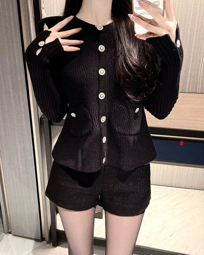 MS51009 Monarch button knit top